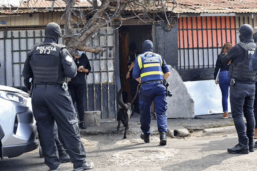 Operativo en Costa Rica para detectar un probable laboratorio en donde los narcotraficantes mezclan el fentanilo con otras drogas para crear más adicción.